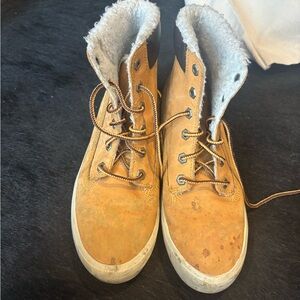 Women's Timberland shearling Tan Lace-Up Boots